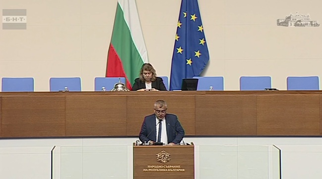 Ще бъдем коректив на властта, защитник на всички български граждани и честен глас на общините, каза Хайри Садъков от АПС