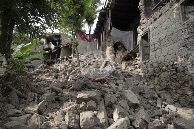 Мощно земетресение с магнитуд 6.3 разтърси Северен Афганистан и бе усетено в съседен Таджикистан