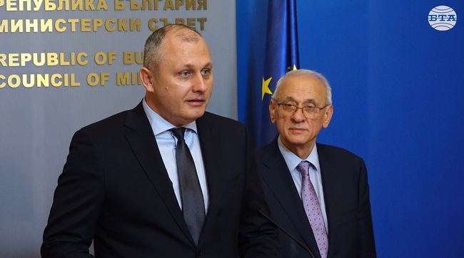 От следващата седмица започва електронното издаване на личните здравно-профилактични карти на децата в детските градини и училищата, съобщи министър Валентин Мундров