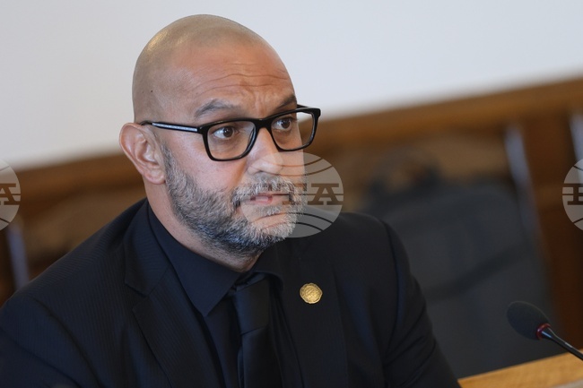 Бяхме категорично ясни, че великденските и коледните добавки се отнасят за всички деца, заявиха от „Има такъв народ“