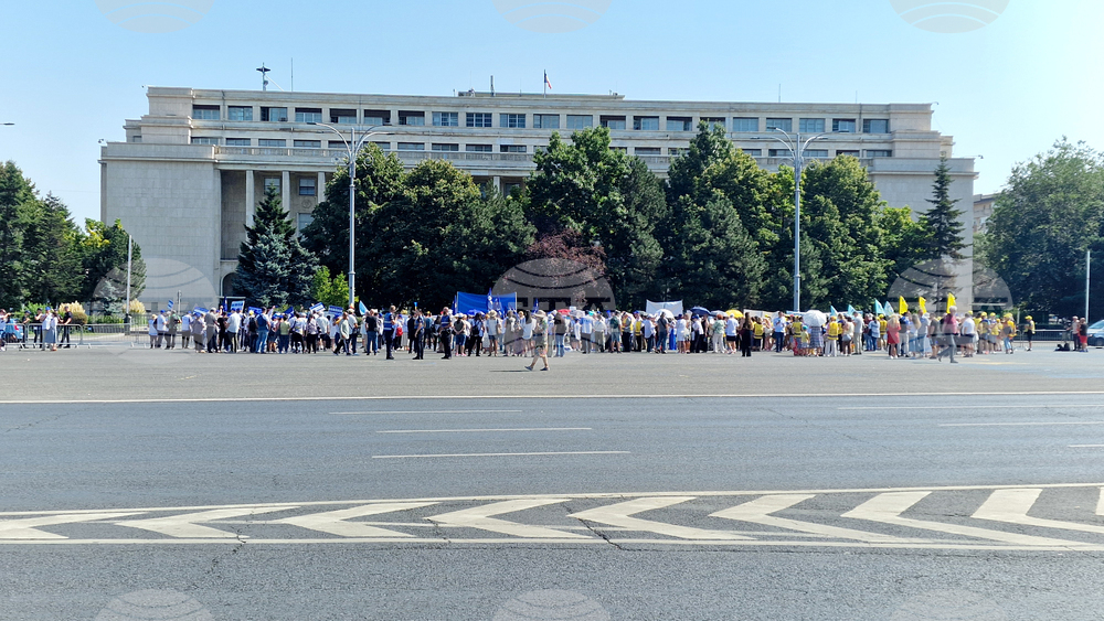 Румъния - Букурещ - учители - протест
