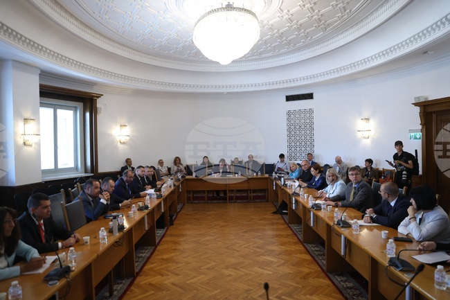 Правната комисия отхвърли ветото на президента на разпоредби от Закона за изменение и допълнение на Закона за държавната собственост