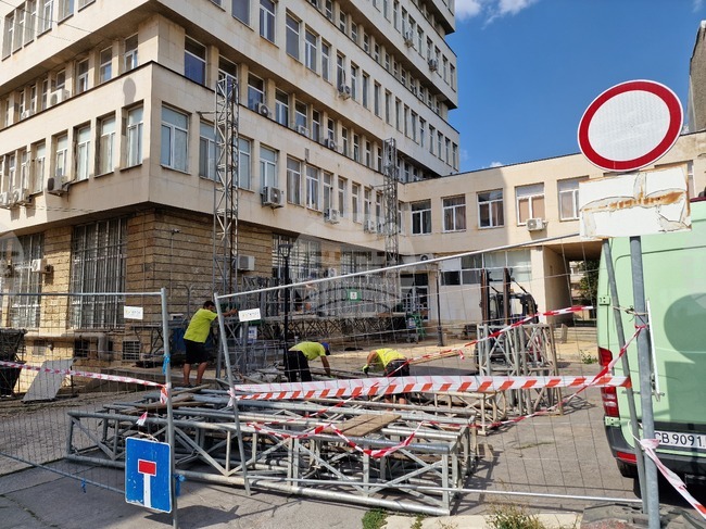 Започна ремонтът на административната сграда на Община Разград