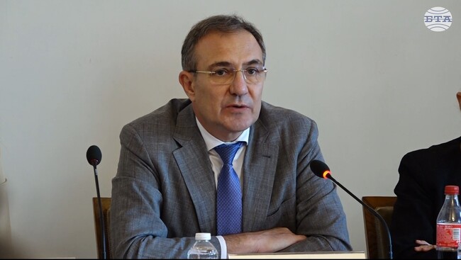 Подадени са 60 молби за помощ от семейства, пострадали от пожари, каза министър Борислав Гуцанов