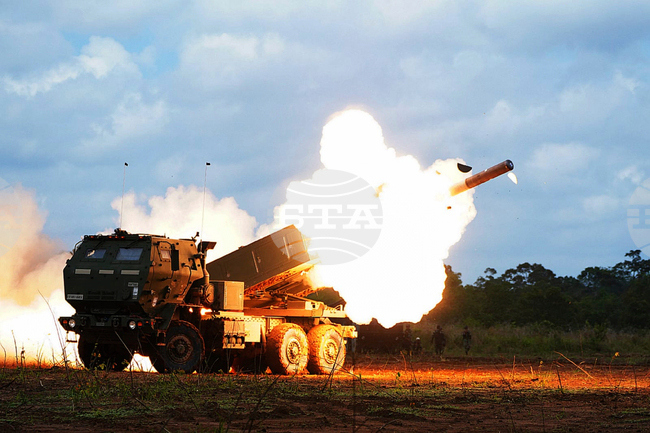 Американските военни организираха учебни стрелби с ракетни комплекси ХАЙМАРС в Япония