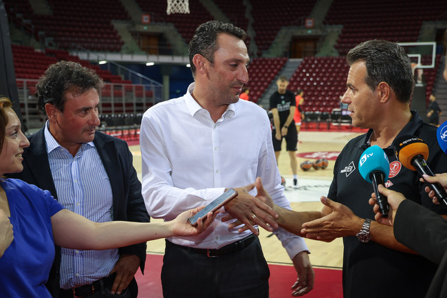 Министър Пешев инспектира „Арена 8888 София“ за готовността й да домакинства мачове от Евролигата