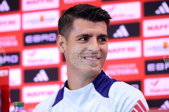 Гледал съм Христо Стоичков на видео, искам да играя с Испания на Световното догодина, заяви Алваро Мората преди утрешната Световна квалификация