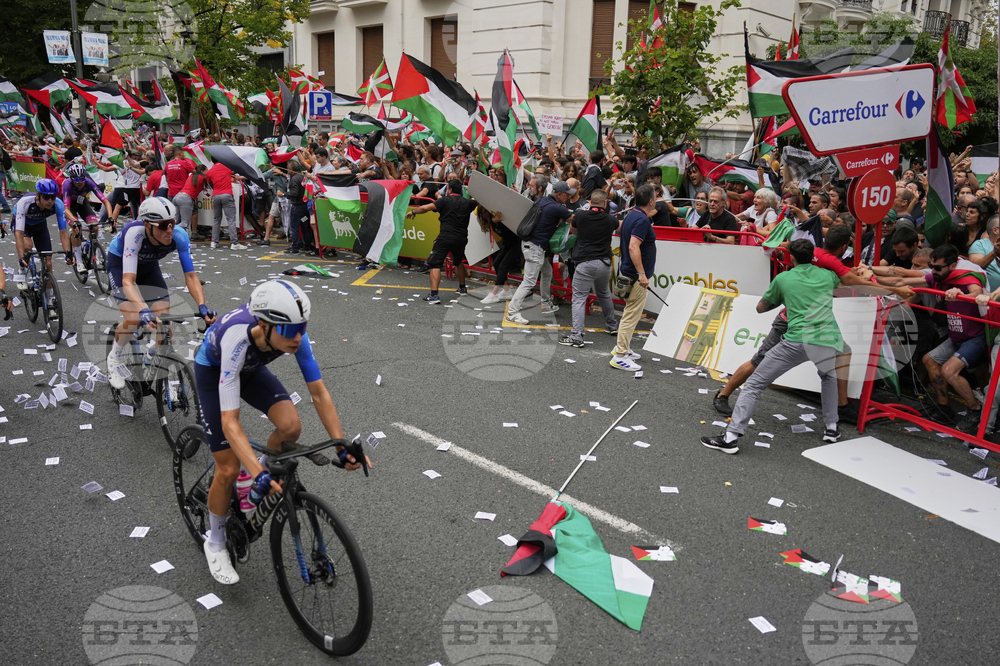 Повече от 1500 полицаи следят за реда по време на финала на колоездачната обиколка на Испания заради пропалестински протести