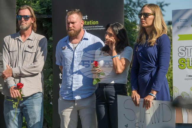  Семейството на Вирджиния Джуфре заяви, че е изпитало облекчение от новините за ареста на Андрю Маунтбатън-Уиндзор