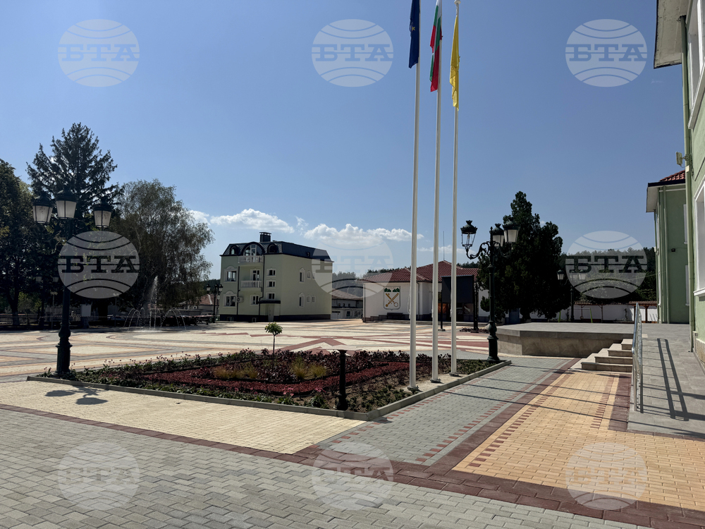 Гурково - площад „Генчо Къргов“