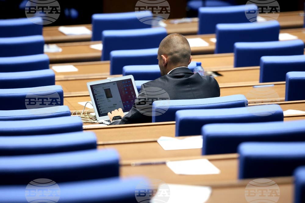 Parliament Adopts Committee's Report on Water Shortages, Obliges Cabinet to Present Action Plan