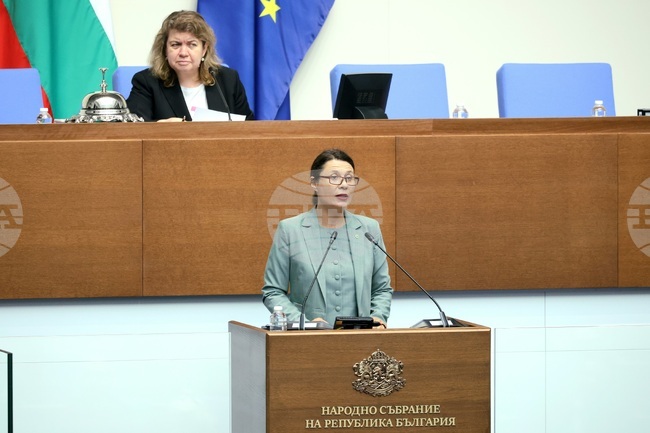 "Продължаваме промяната – Демократична България" поиска оставката на Атанас Зафиров като вицепремиер във връзка с посещението му в Китай