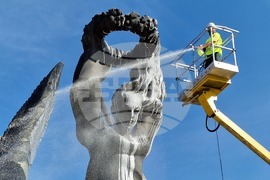 Пловдив - паметник на Съединението - измиване