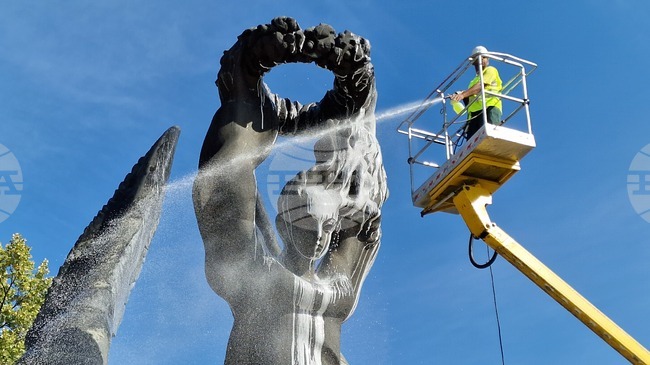 Пловдив - паметник на Съединението - измиване