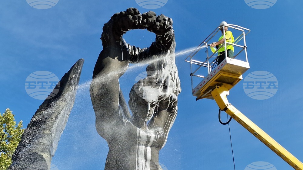 Пловдив - паметник на Съединението - измиване