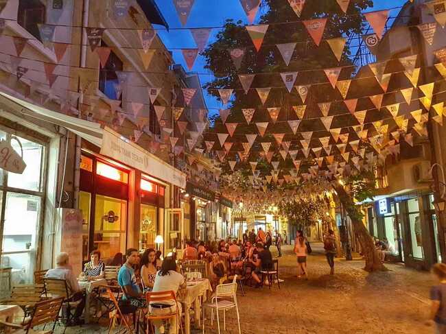 През целия месец септември артисти ще се изявят на четири открити сцени в „Есенен салон в Капана“