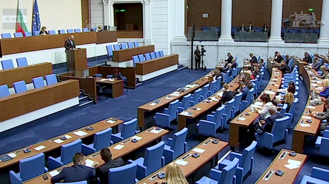 Самолетът, с който пътуваше Урсула фон дер Лайен, е бил воден непрекъснато от Ръководство въздушно движение, заяви премиерът Желязков