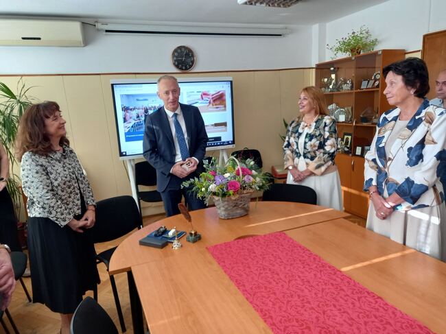 Министър Красимир Вълчев представи д-р Елеонора Лилова като нов началник на Регионалното управление на образованието в София-град