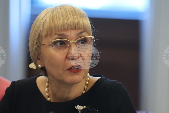 Наш дълг е да гарантираме, че европейският конституционализъм ще остане един жив щит на човешкото достойнство, каза съдията от ЕСПЧ Диана Ковачева