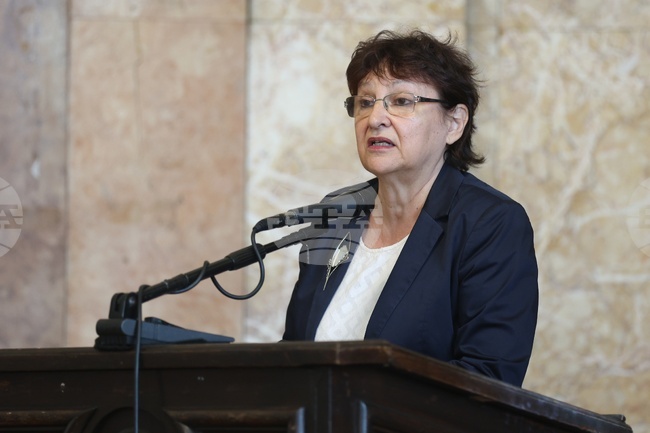 БАН с научния си потенциал както сега, така и в бъдеще ще подкрепя позитивното изследване на националната история, каза чл.-кор. Евдокия Пашева