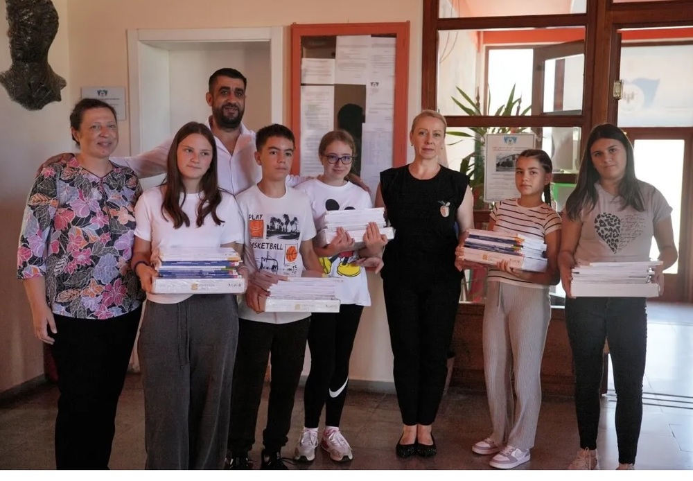 Председателят на Националния съвет на българското национално малцинство посети царибродските училища по повод новата учебна година