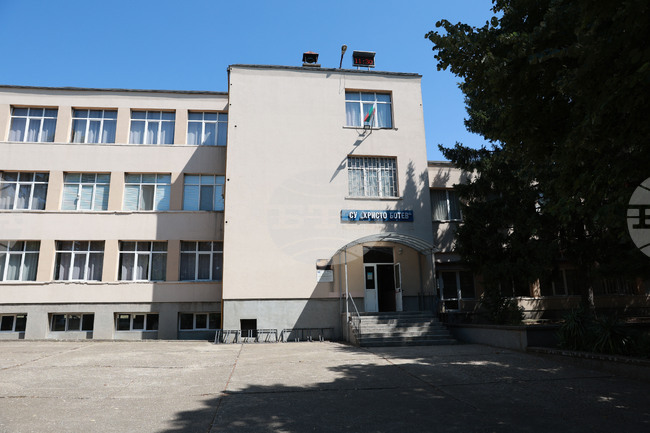 Маломерни паралелки в училищата и групи в детските градини във Ветово предстои да утвърди местният Общински съвет 