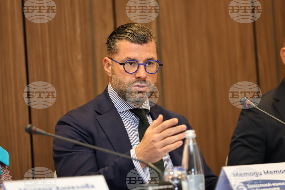 Членството на България в еврозоната е възможност и предпоставка за по-ускорен растеж, каза зам.-министърът на финансите Методи Методиев в Пловдив