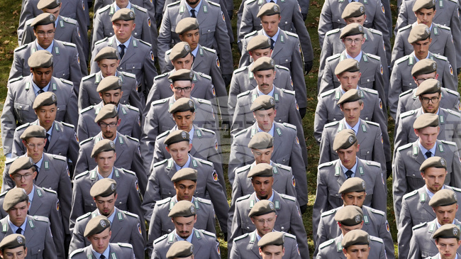 Коалиционните партньори в германското правителство се споразумяха за новите правила за военна служба 