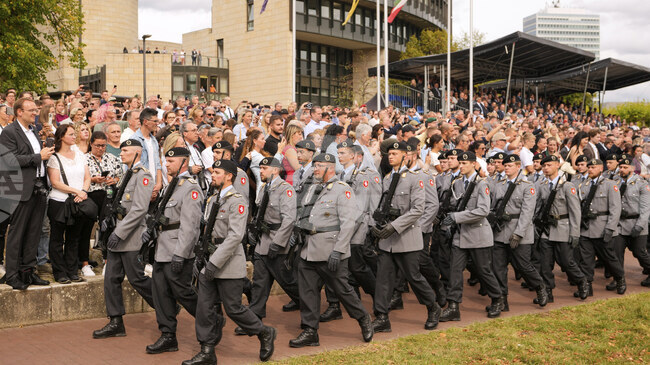 Германия ще похарчи 26,5 милиарда евро за военни униформи и бронетранспортьори