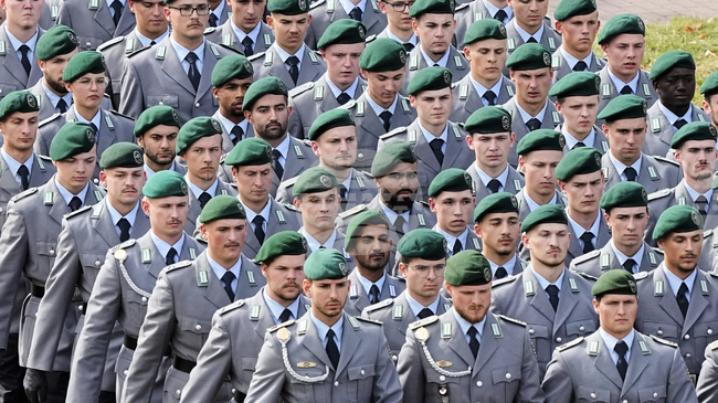 Германските власти разследват военнослужещи за предполагаем екстремизъм, сексуално насилие и злоупотреба с наркотици 