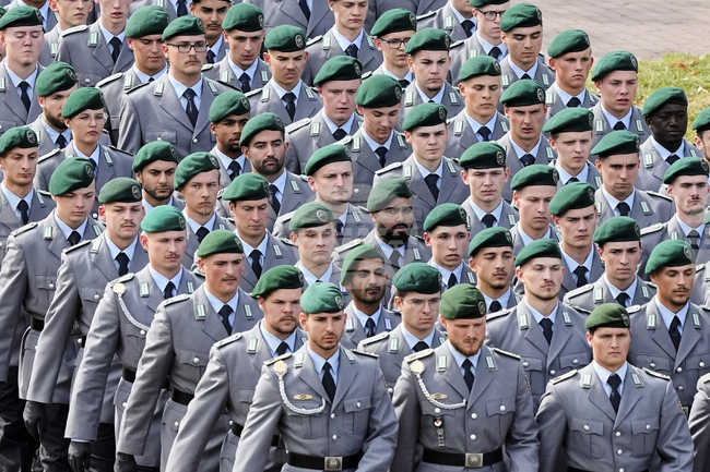 Германските власти разследват военнослужещи за предполагаем екстремизъм, сексуално насилие и злоупотреба с наркотици 