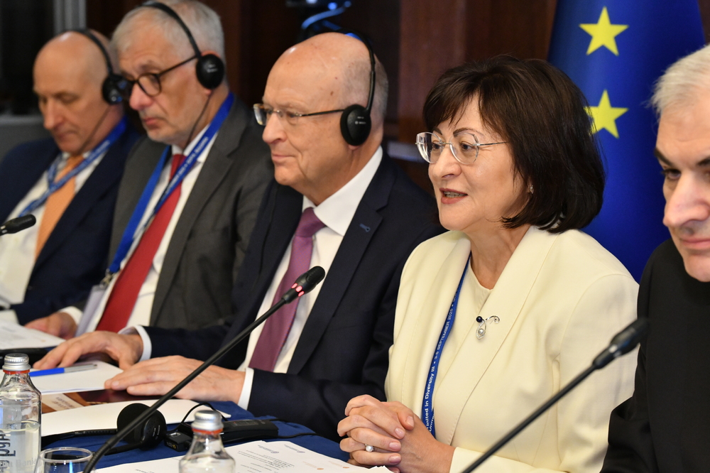 Председателят на КС Павлина Панова и председателят на СЕС Кун Ленартс откриха международната конференция EUnited in Diversity III