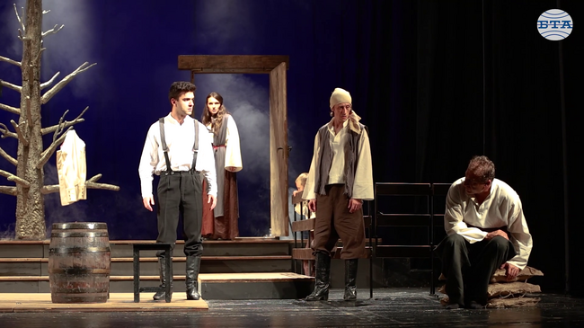 Русенският театър представя премиерно спектакъла „Гераците“ на режисьора Богдан Петканин