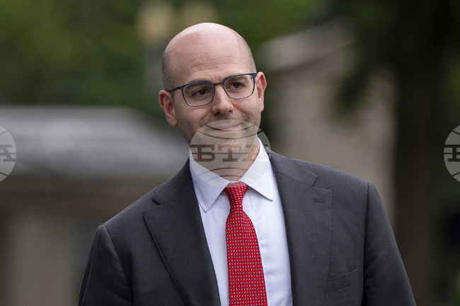 Членът на УФР Стивън Майрън все още смята, че УФР трябва да понижи лихвите, съобщи телевизия Блумбърг