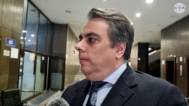 Подписите за внасяне на вот на недоверие към правителството ще бъдат събрани, каза Асен Василев