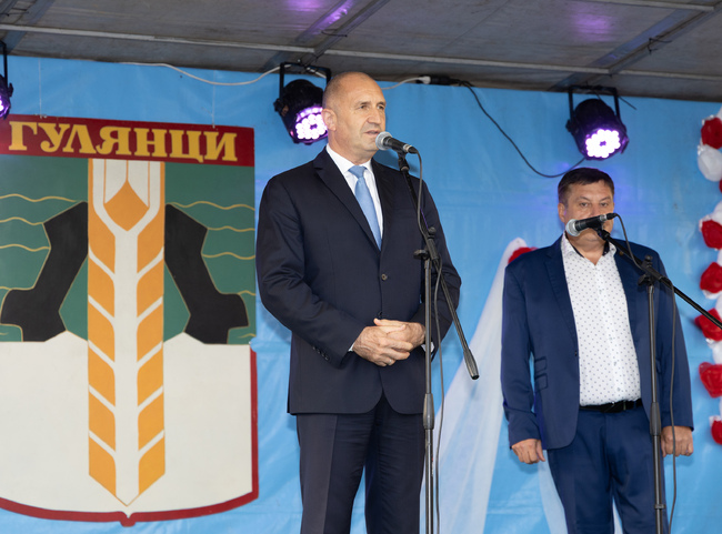 Румен Радев: Гулянци е град със сърдечни жители и задружна общност, която цени приемствеността и взаимното уважение