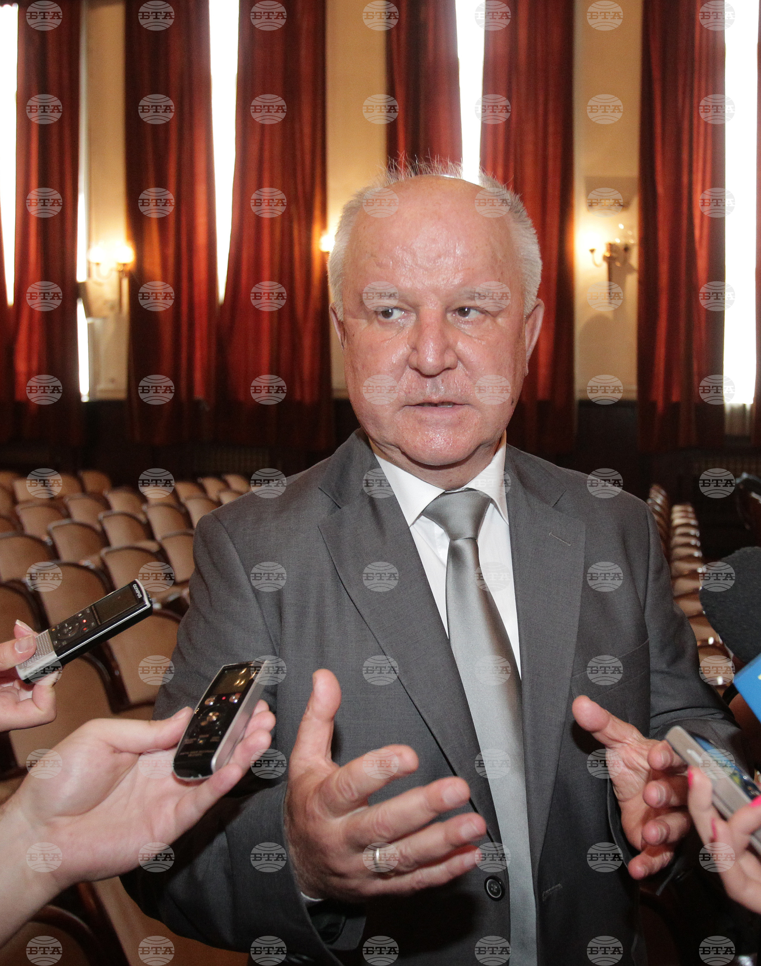 Акад. Стефан Додунеков - един от водещите учени по кодиране в света
