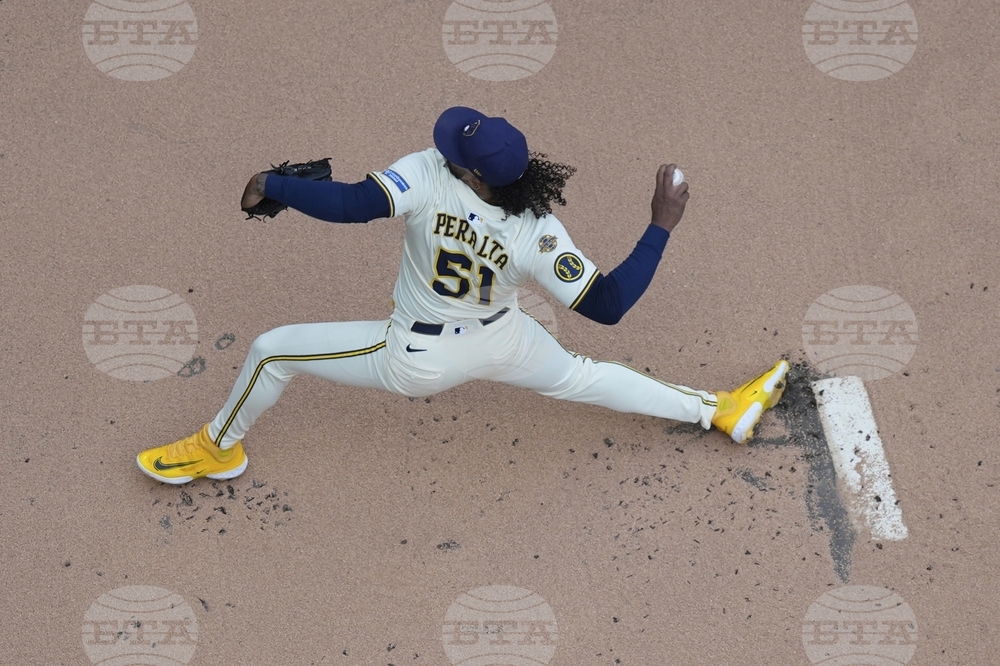 Phillies Brewers Baseball