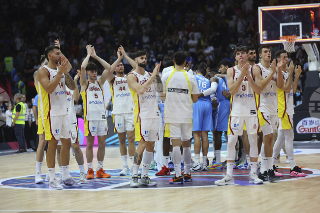 Шампионът Испания отпадна още след груповата фаза на Евробаскет 2025
