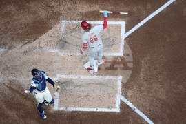 Phillies Brewers Baseball