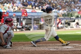 Phillies Brewers Baseball