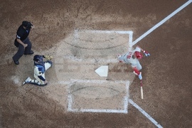 Phillies Brewers Baseball