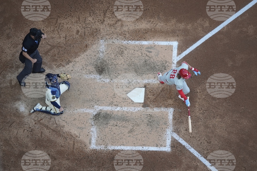 Phillies Brewers Baseball