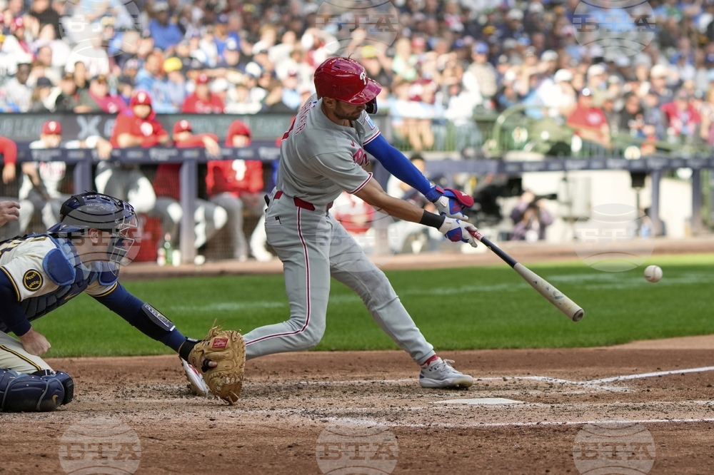 Phillies Brewers Baseball