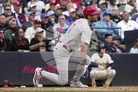 Phillies Brewers Baseball