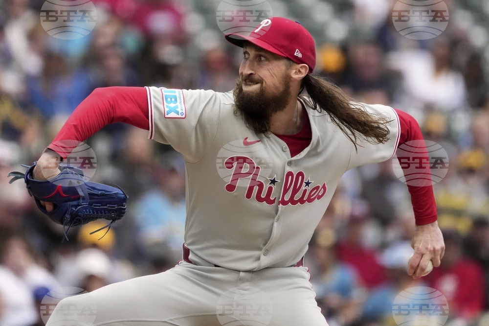 Phillies Brewers Baseball