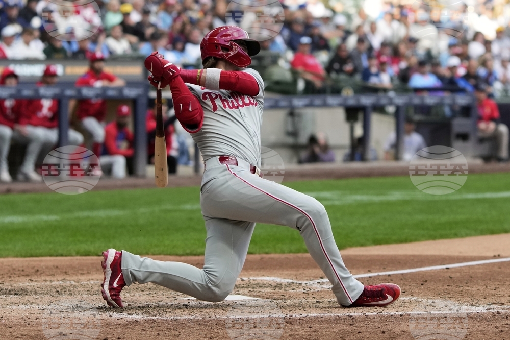 Phillies Brewers Baseball