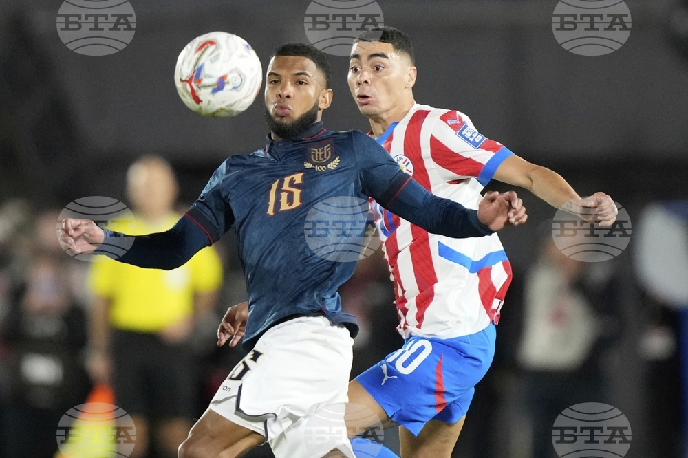 Paraguay Ecuador WCup Soccer