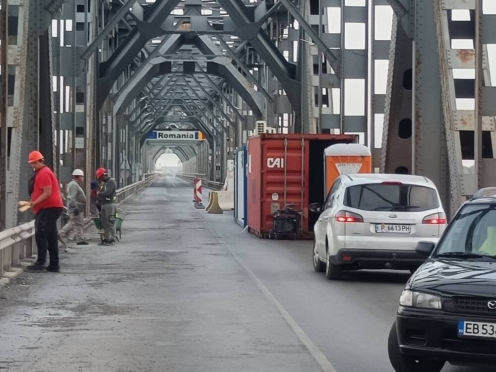 Основният ремонт на Дунав мост при Русе продължава в нов 320-метров участък в посока към Румъния
