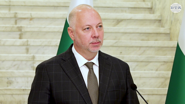 Изпълнението на ангажимента за вписване на българите в Конституцията на Република Северна Македония е предпоставката за пълноправно членство в ЕС, заяви Росен Желязков